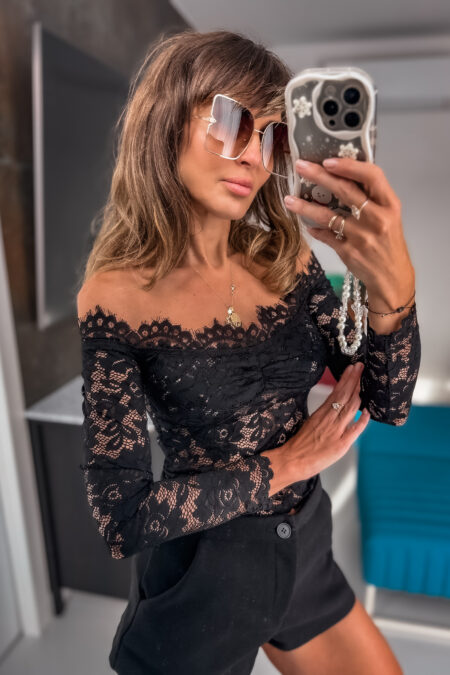 Bluzka - Czarna ramiona koronka